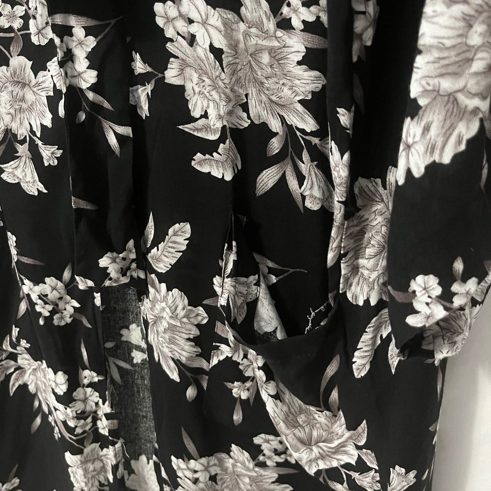 Spiritual Gangster Black Grey Floral Robe OS - Picture 4 of 7